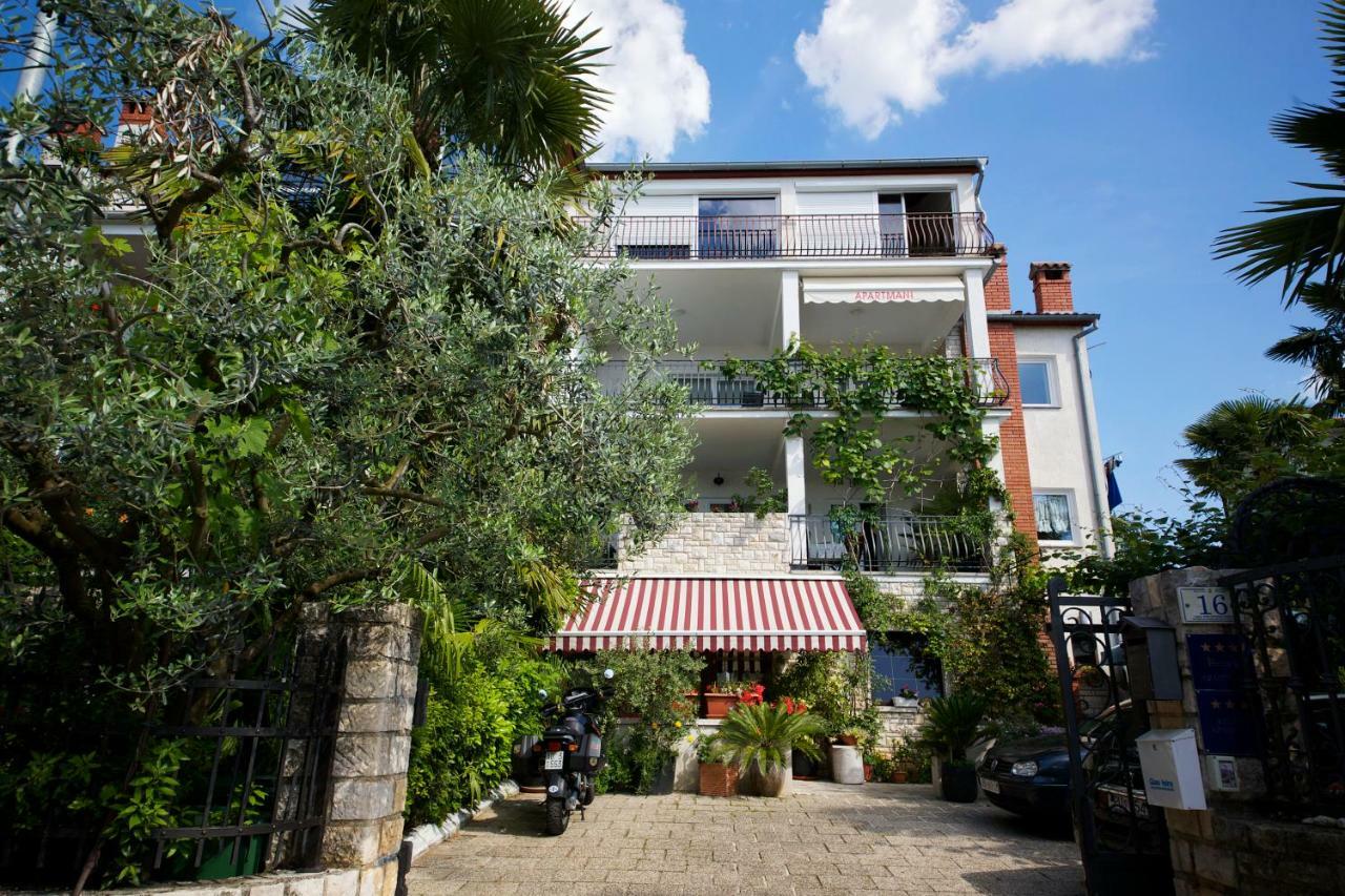 Melanija 2 Apartment Ровин Екстериор снимка