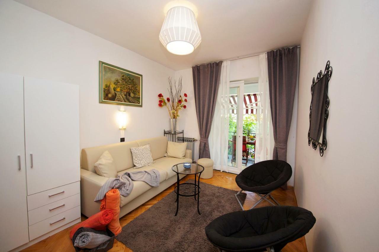 Melanija 2 Apartment Ровин Екстериор снимка